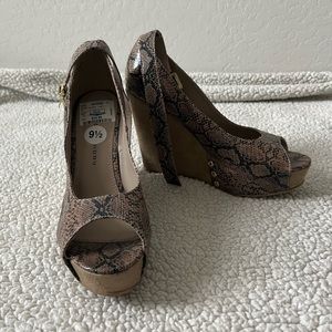 Chinese Laundry Snakeskin Wedges